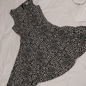 H&M Leopard Flare Dress XS